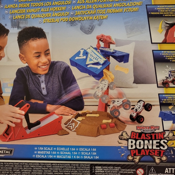 Monster Jam Blasting Bones Playset Includes Monster Mutt Dalmation Truck NIB - Picture 6 of 13